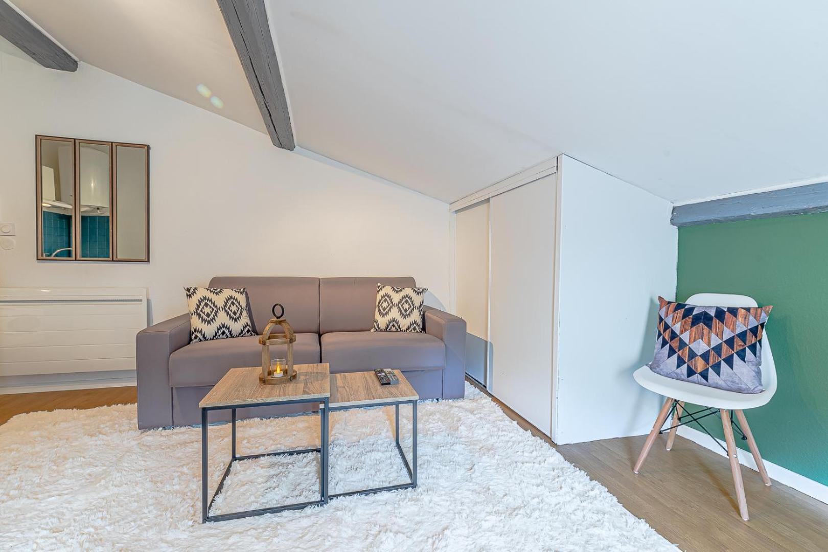 1 Studio & 4 Appts - 1 A 4 Lits - 1 A 7 Pers - 1 Immeuble - Confort, Flexibilite ------ English - 1 Studio & 4 Apts - 1 To 4 Beds - 1 To 7 Guests - Same Building - Comfort, Flexibility Hayange Buitenkant foto