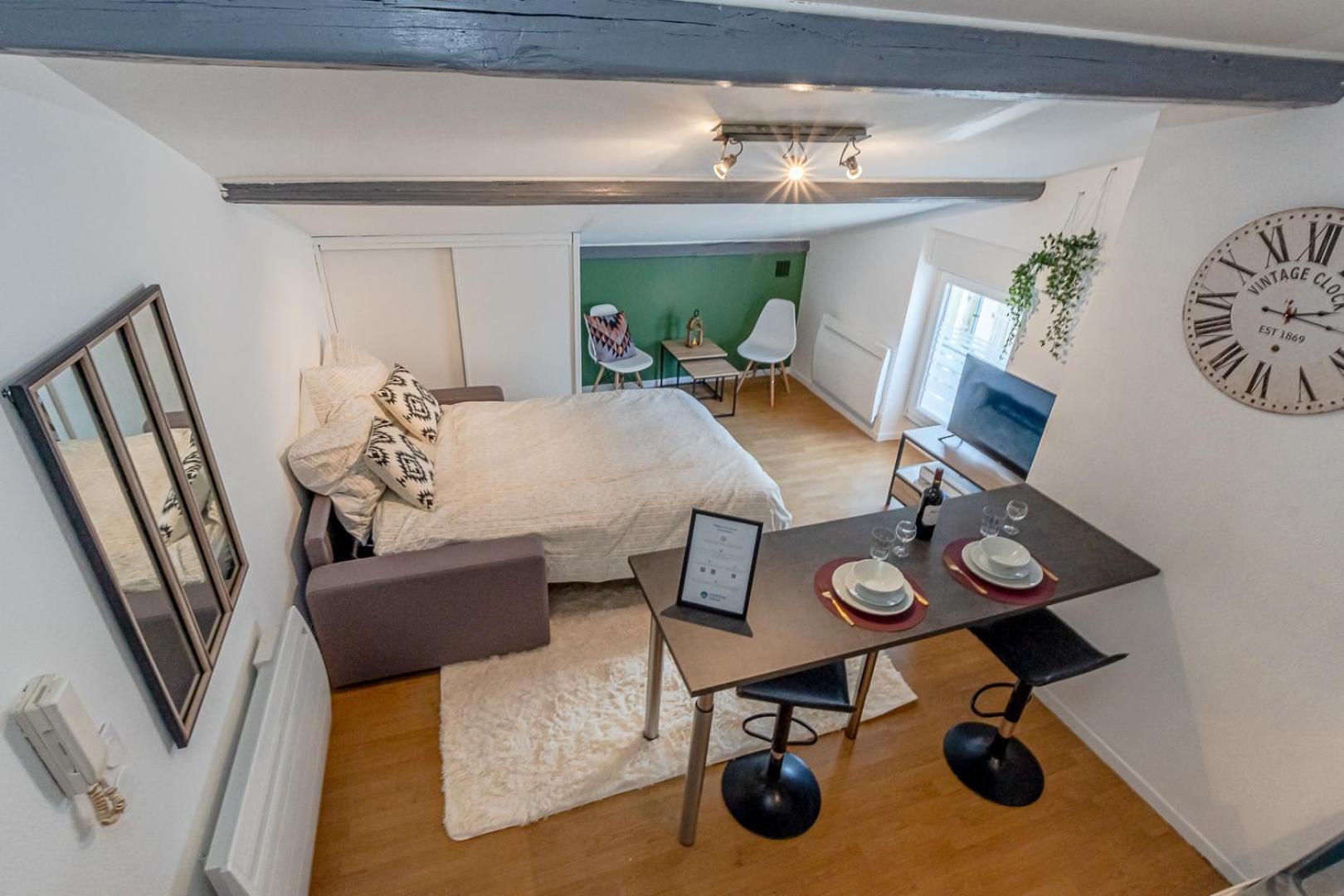 1 Studio & 4 Appts - 1 A 4 Lits - 1 A 7 Pers - 1 Immeuble - Confort, Flexibilite ------ English - 1 Studio & 4 Apts - 1 To 4 Beds - 1 To 7 Guests - Same Building - Comfort, Flexibility Hayange Buitenkant foto