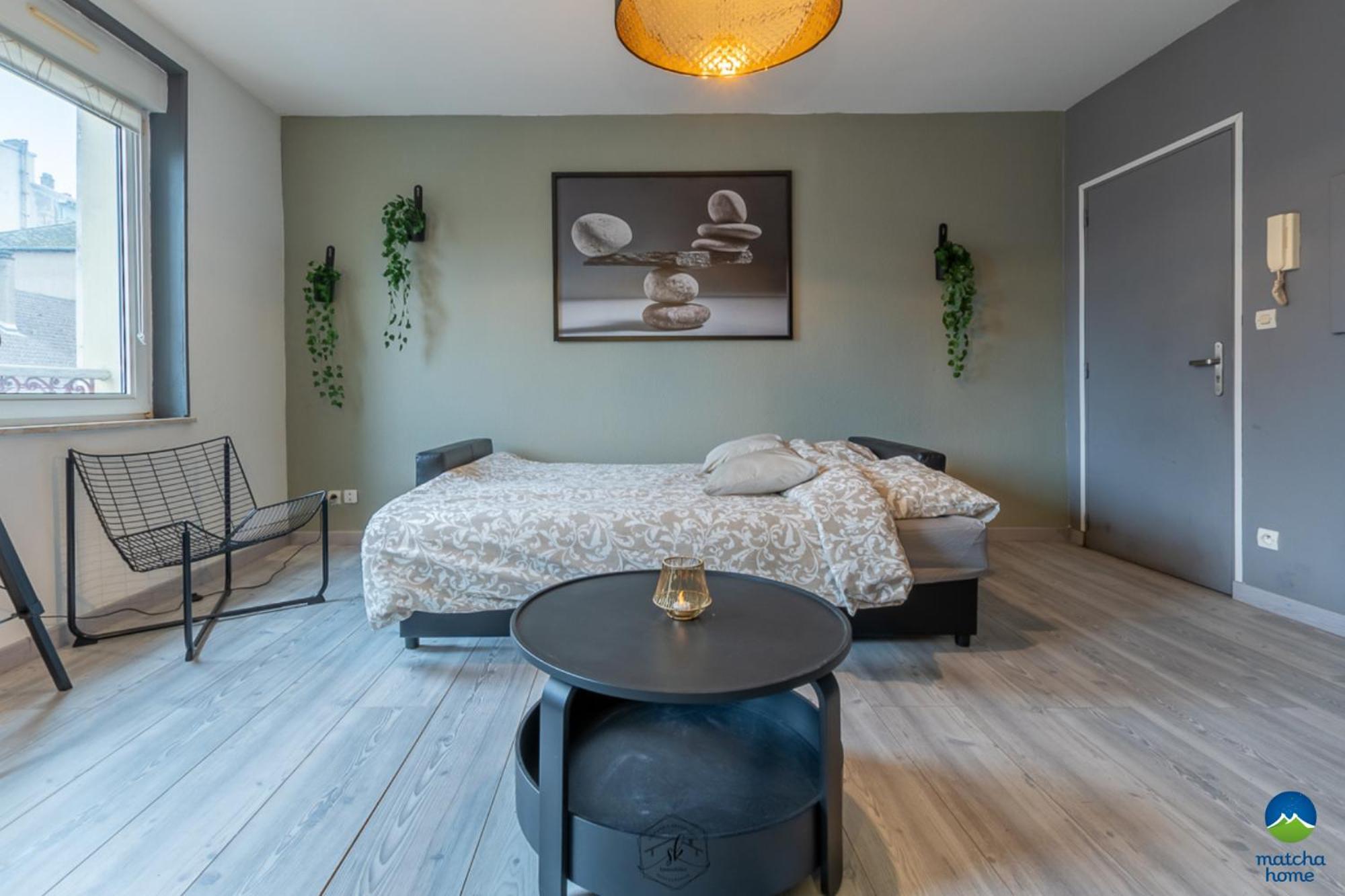 1 Studio & 4 Appts - 1 A 4 Lits - 1 A 7 Pers - 1 Immeuble - Confort, Flexibilite ------ English - 1 Studio & 4 Apts - 1 To 4 Beds - 1 To 7 Guests - Same Building - Comfort, Flexibility Hayange Buitenkant foto